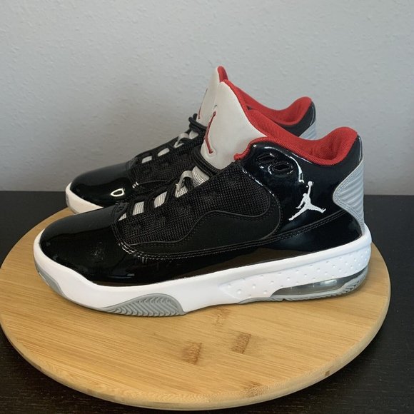 Nike Air Jordan Max Aura 2 Black/Red Youth Sneakers Shoes CN8094-006 Size 6Y EUC - Picture 2 of 9